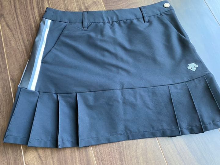 DESCENTEGOLF デサント プリーツスカート 黒 インナーパンツ