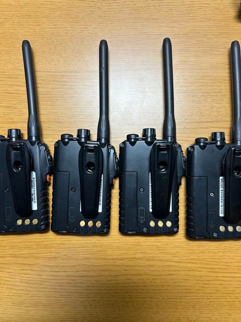 八重洲無線特定小電力トランシーバーSR70A 4台+インカムMH-381✖︎4