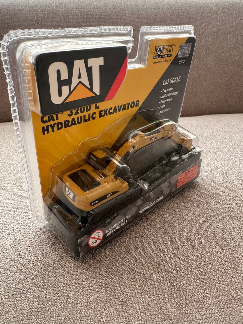 CAT 320D L 油圧ショベル 1:87スケール