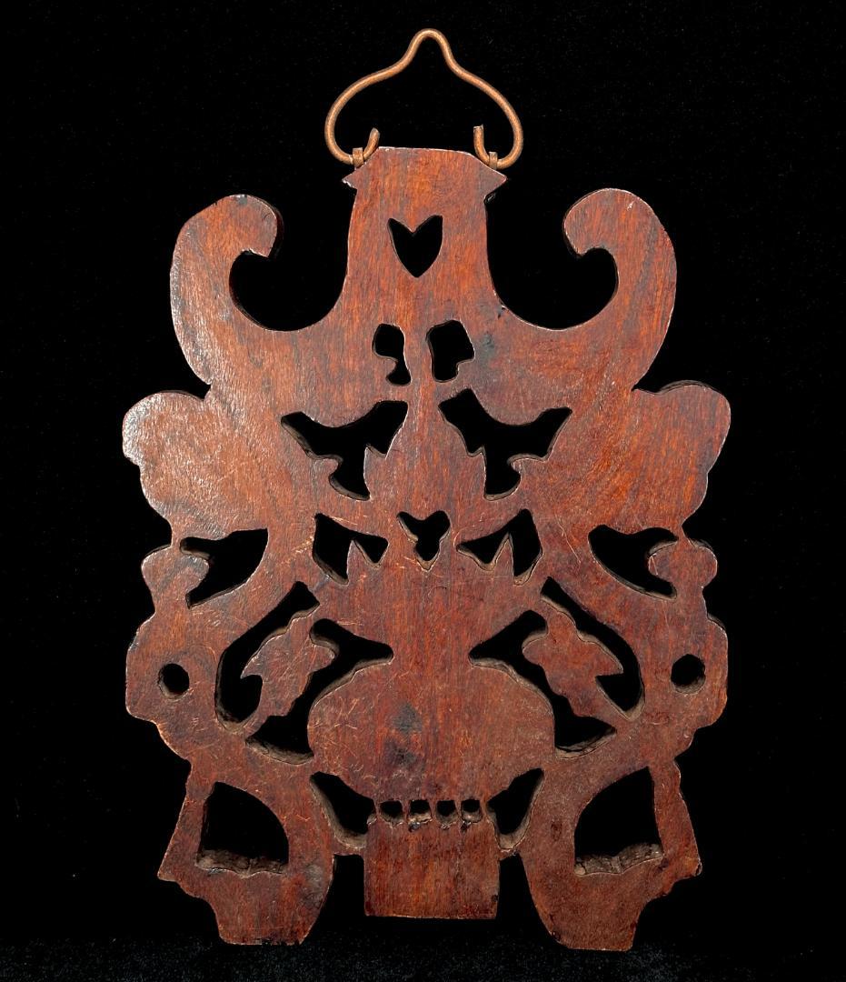 時代物　唐木　細密透彫壁掛　蝙蝠図　幅25cm 高さ37cm