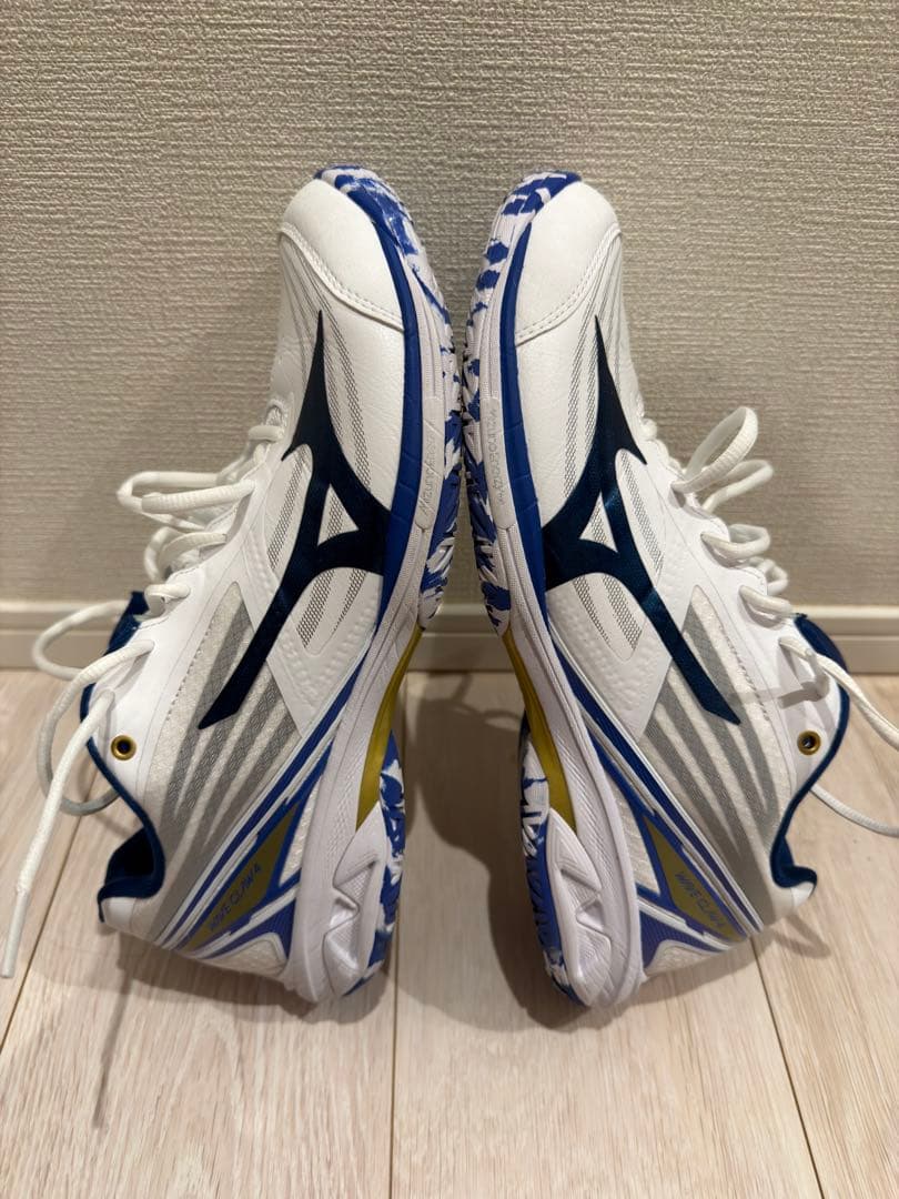 ウェーブクロー4FIT　27.5cm　ミズノ　バドミントンシューズ