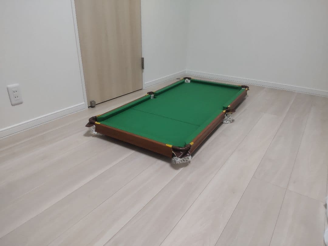 折りたたみ式ビリヤードテーブル