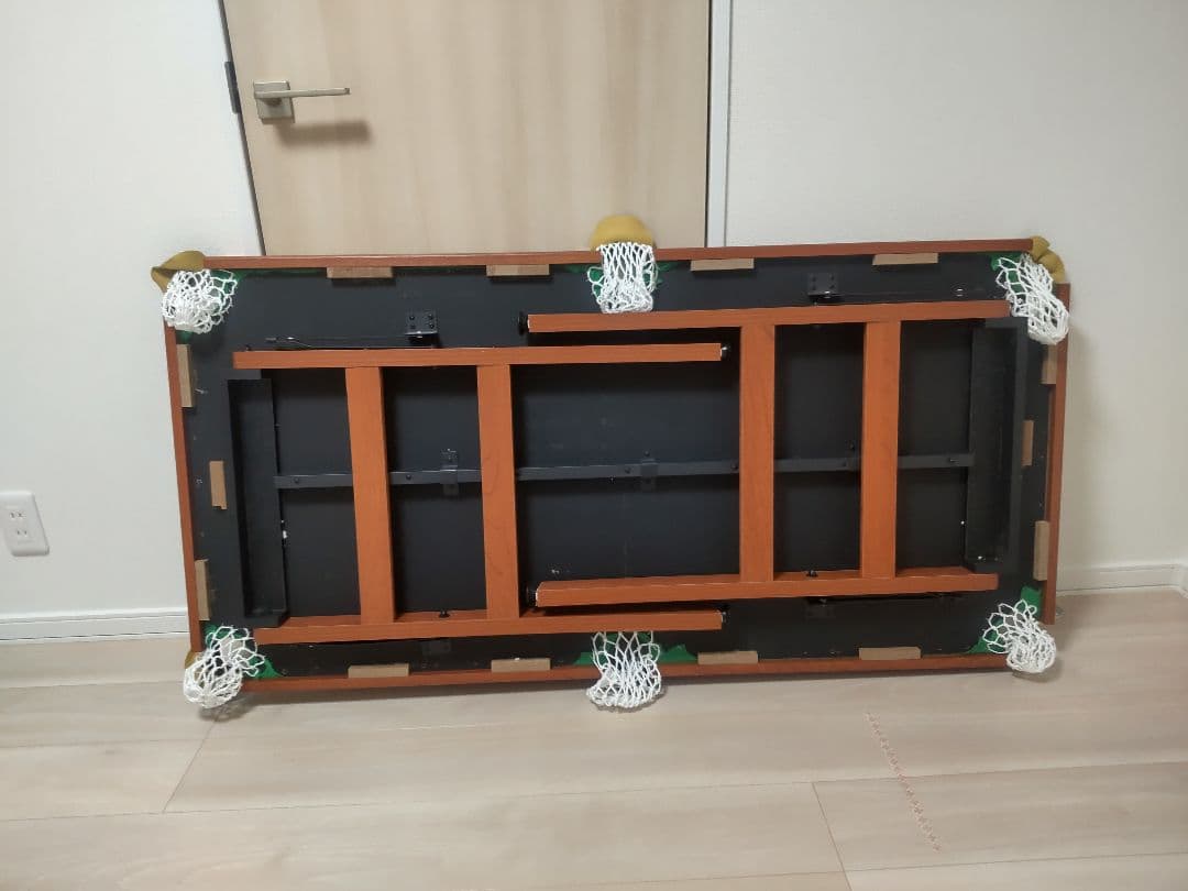 折りたたみ式ビリヤードテーブル