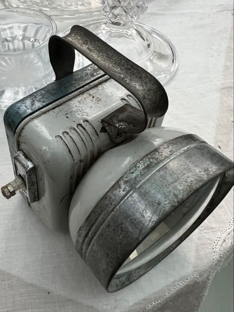 ナショナルの古い自転車用前照灯です。