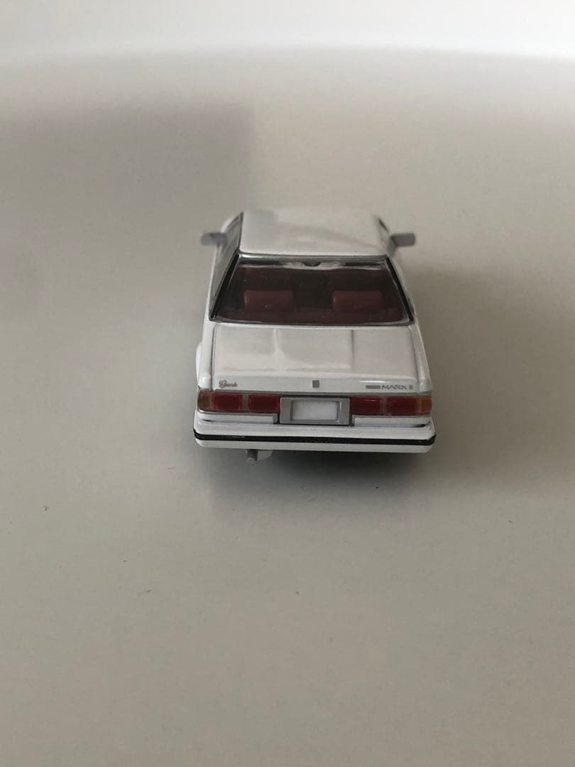 トミーテックリミテッドヴィンテージ　トヨタマークII グランデ84年式　白