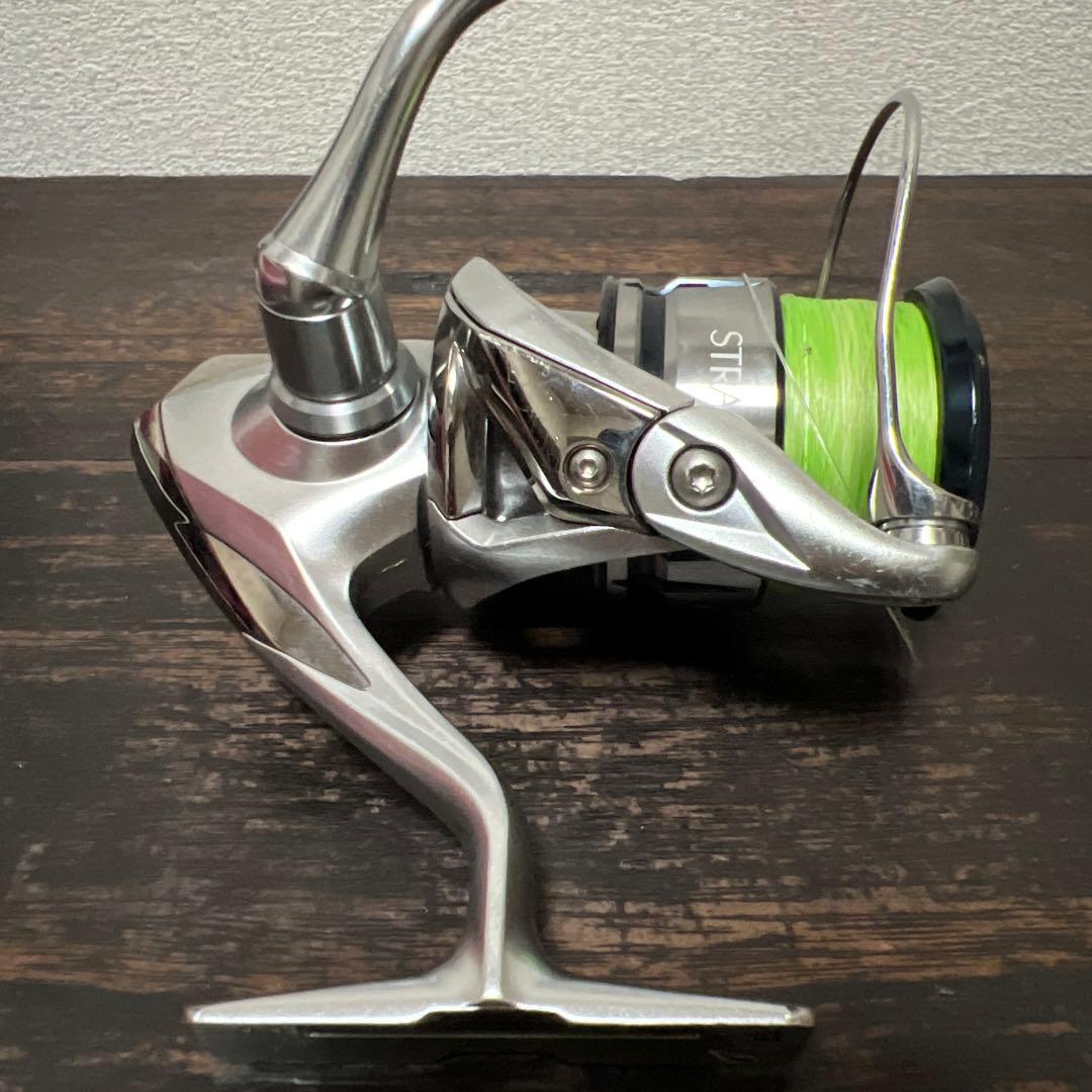 シマノ スピニングリール C3000HG シルバー