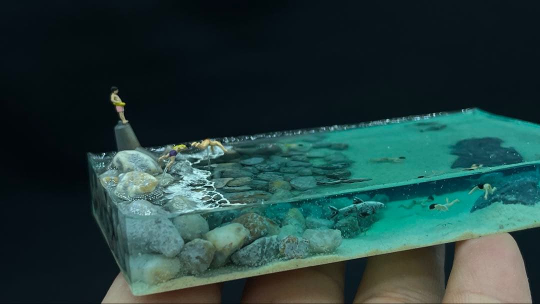 清流で泳ぐ子供たち　ジオラマ