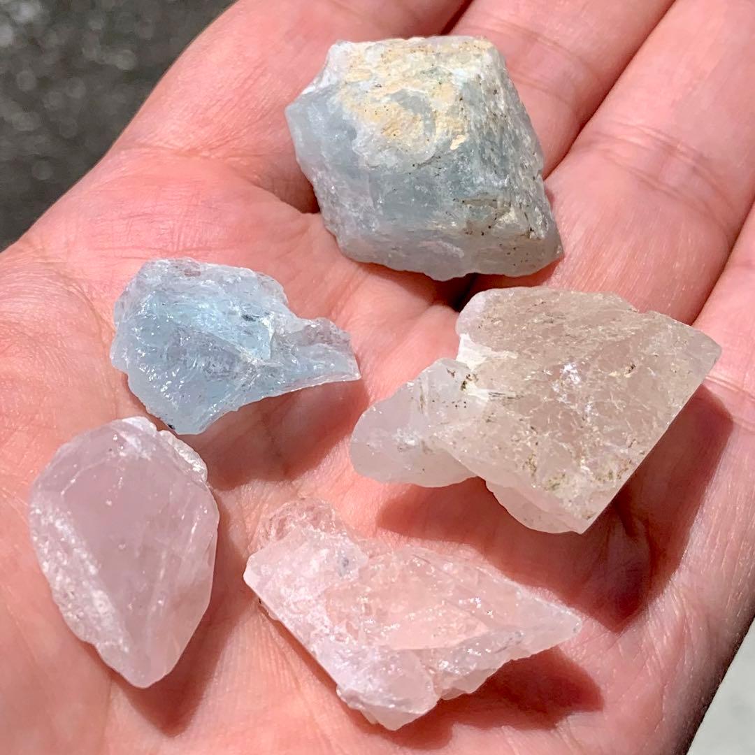 モルガナイトの結晶セット/89個