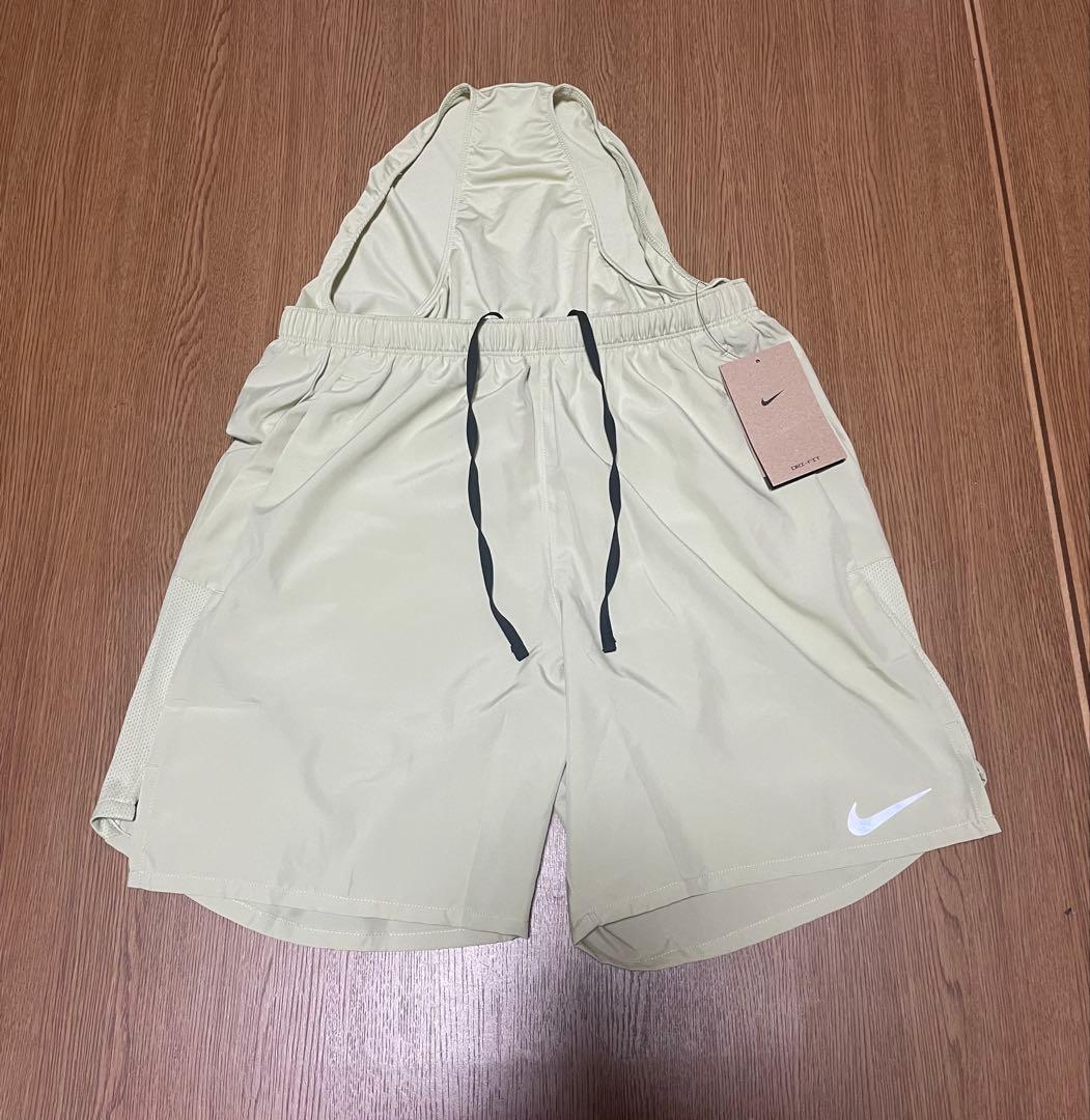 Nike フード付きジャケットとショーツセット
