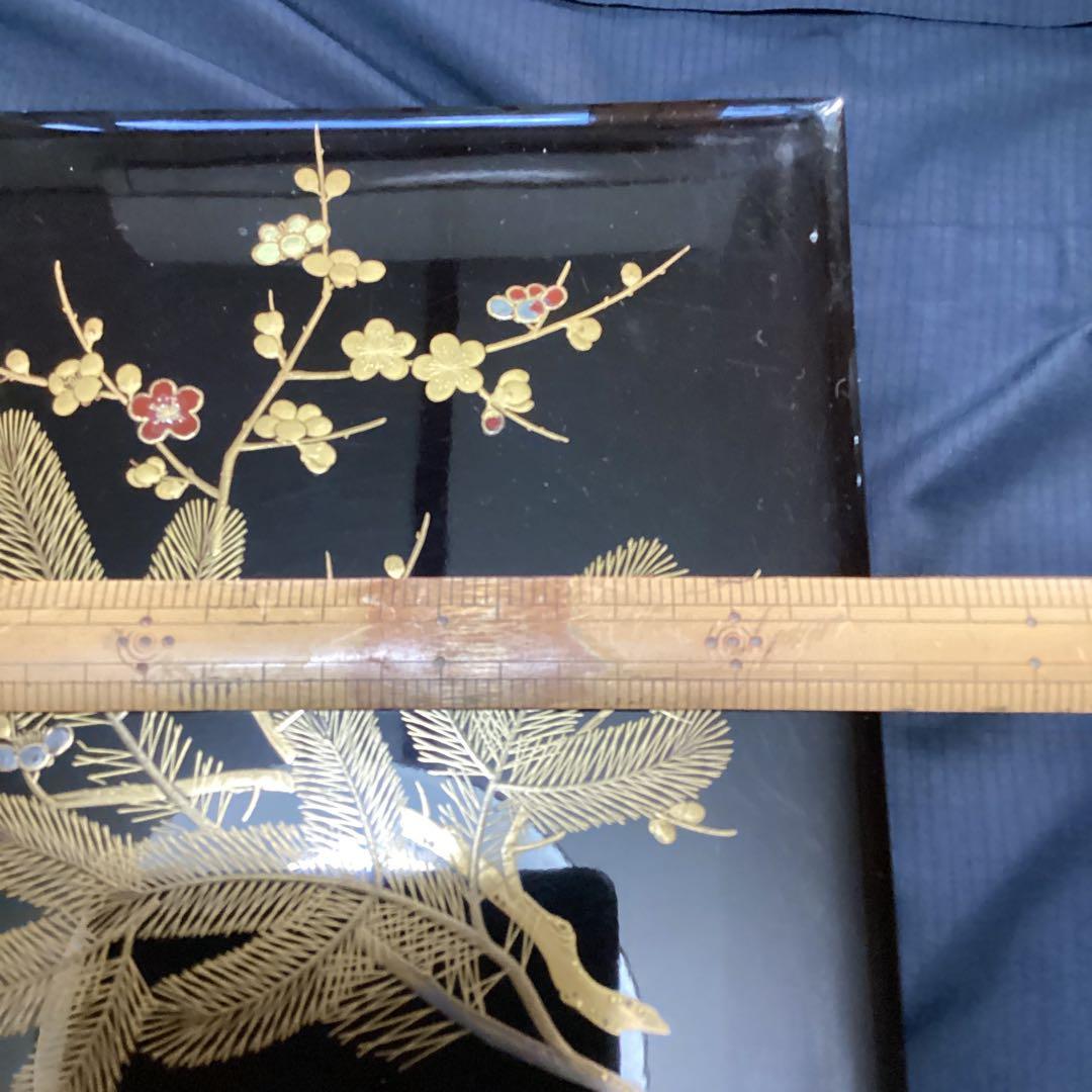 k2f-4 黒色重箱 4段 金箔装飾　漆器　年代物　松竹梅　縁起物