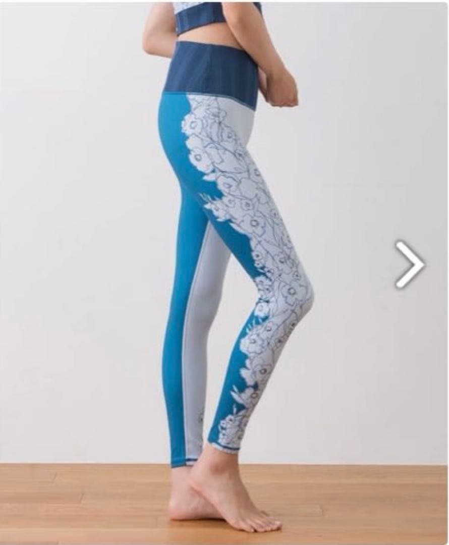 【SUKALA】ドローイングフラワーショートタンクトップ&レギンス