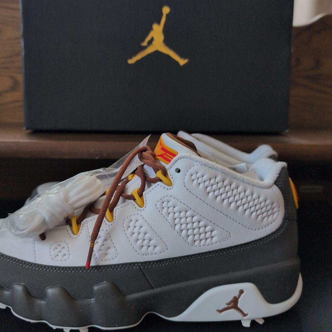84 Jordan9G NRG U24 ゴルフシューズ ホワイト/ブラウン