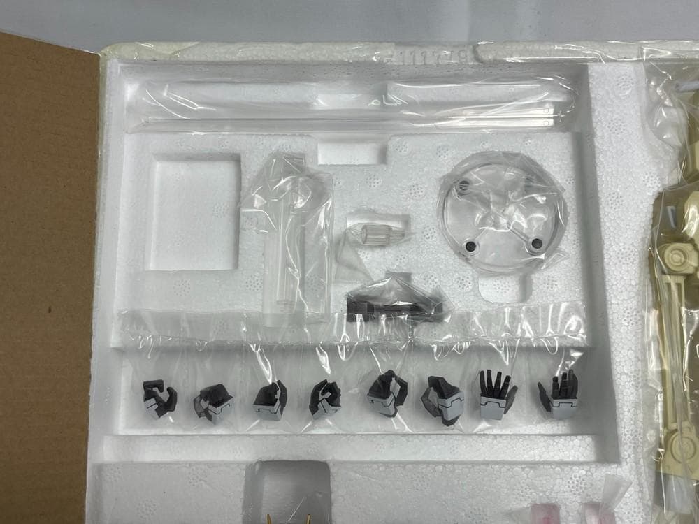 ◆機動戦士ガンダムダブルオー ダブルオーライザー プラモデル　09378