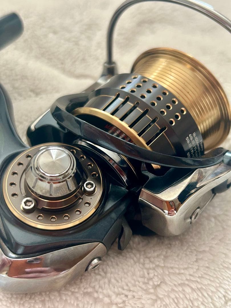 DAIWA EXIST 2505F スピニングリール
