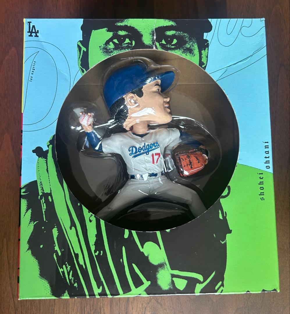 大谷翔平ドジャースボブルヘッド9/10配布　冊子付き