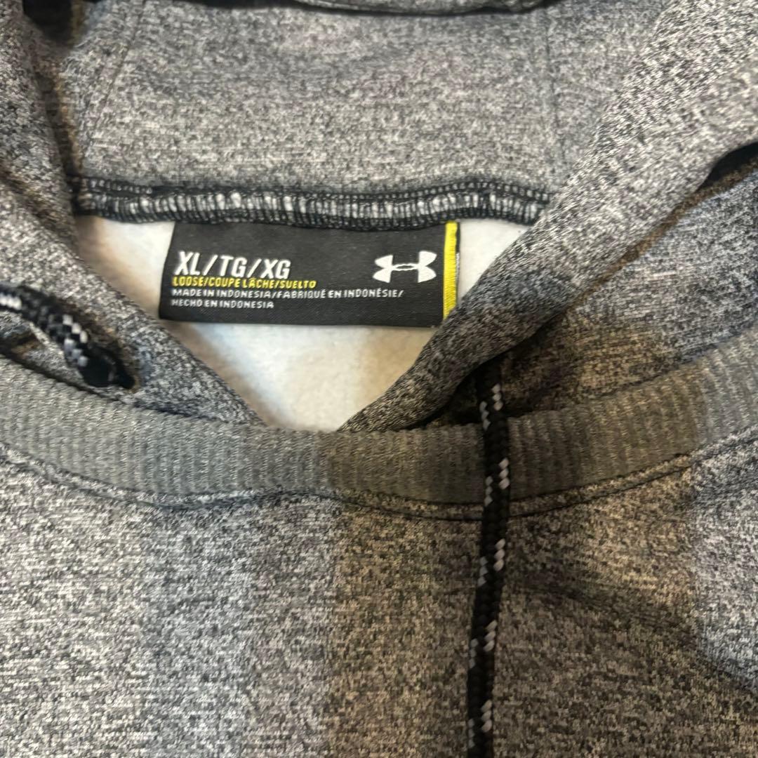 ラグビー　NTTコムシャイニングアークス　フリースパーカー　アンダーアーマー