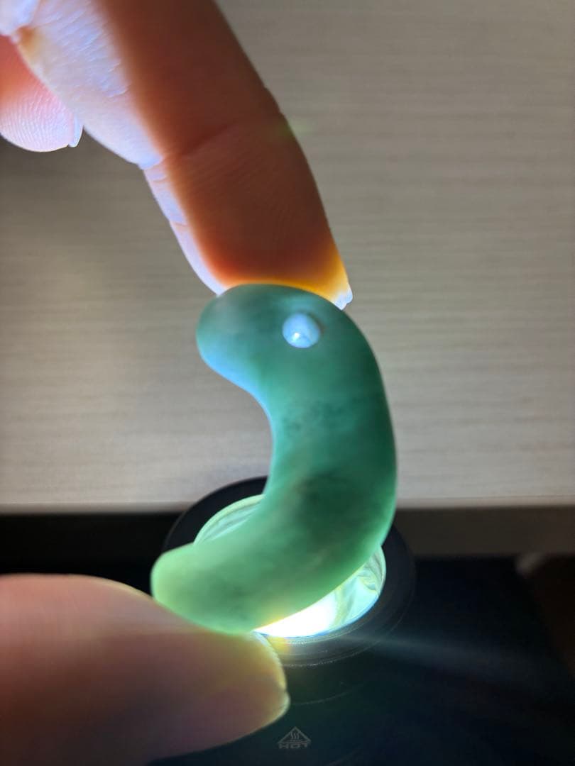 勾玉　出土品　翡翠　青勾玉　縄文期　弥生期