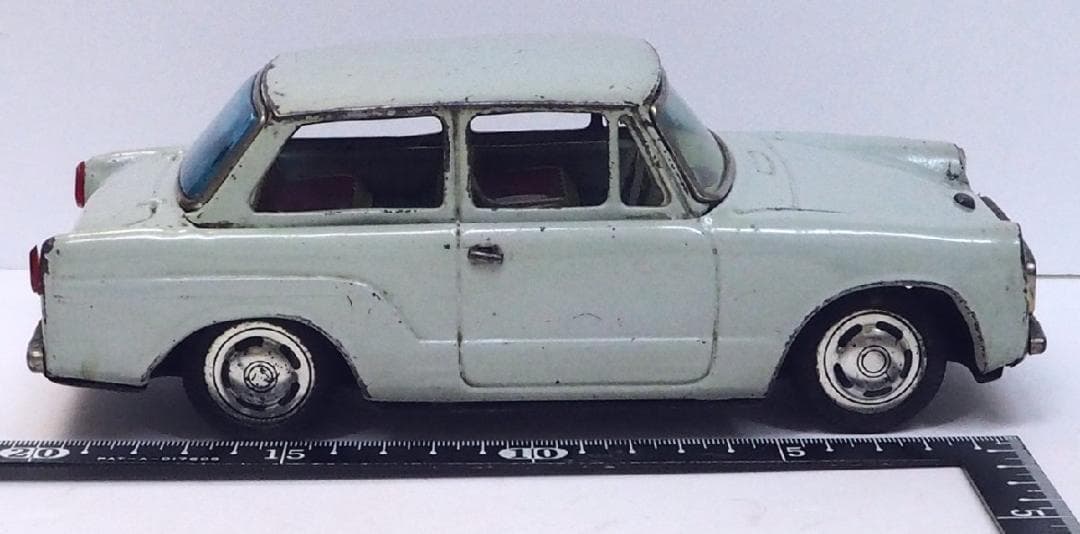 萬代屋【トヨタ パブリカ黄緑】ブリキtin toy car自動車ミニカー【箱無】