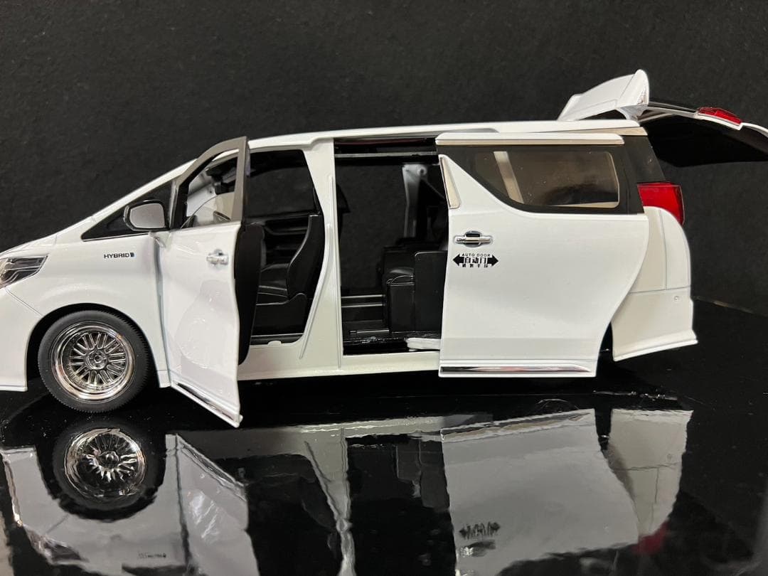 トヨタ TOYOTA アルファード 1/18 ミニカー ホワイト H171