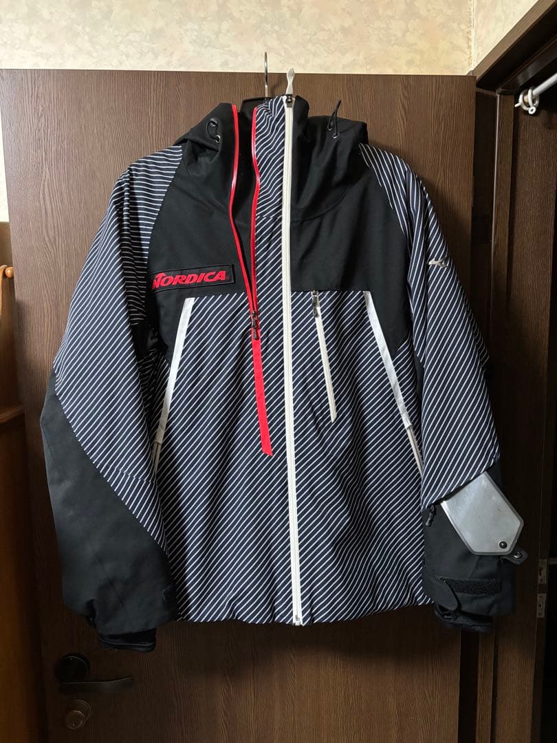 ミズノ　ノルディカチーム　スキーウェア　上下セット