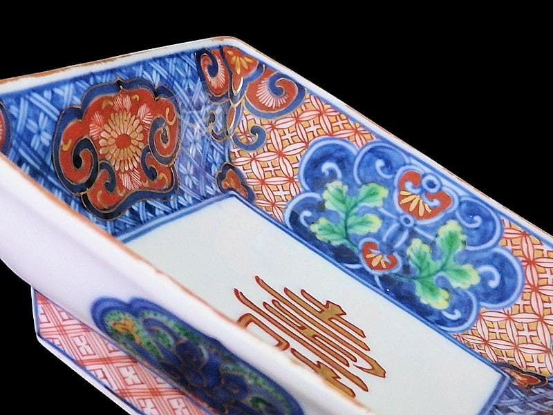 大聖寺伊万里　金襴手　七宝紋に寿紋の図　角皿　N624AS-CUv