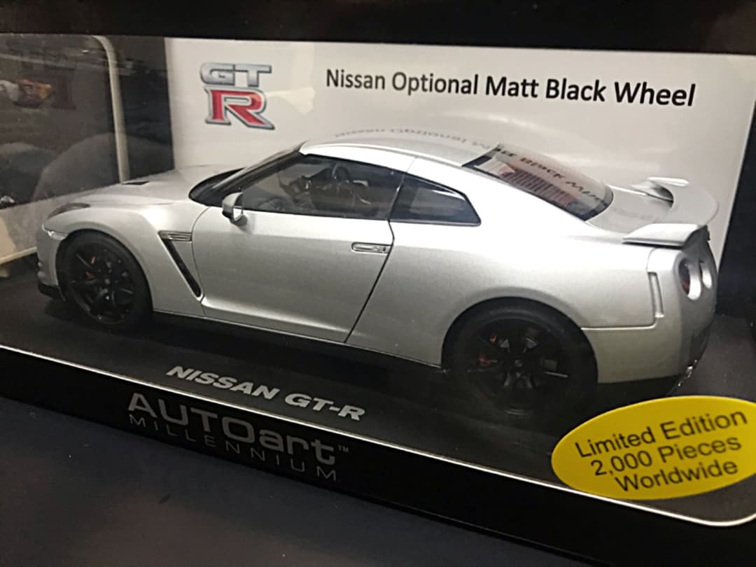 #オートアート 1/18 日産GTR シルバー マットブラックホイール レア
