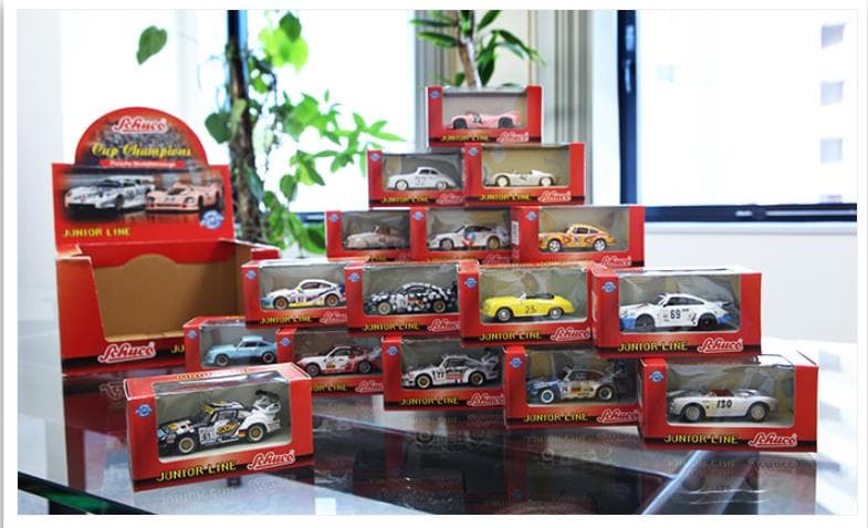 シュコー 1/43 ポルシェ 16台セット　(外箱付き)