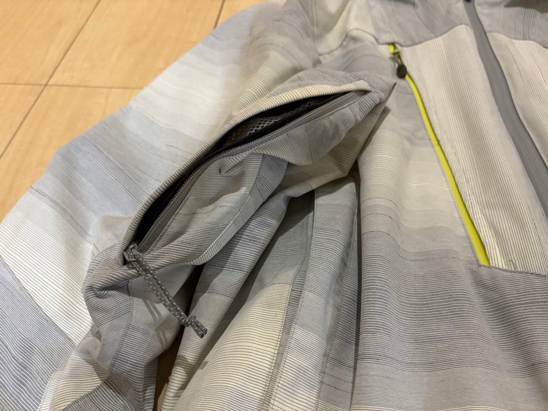 フェニックス　phenix ウィンタースポーツジャケット