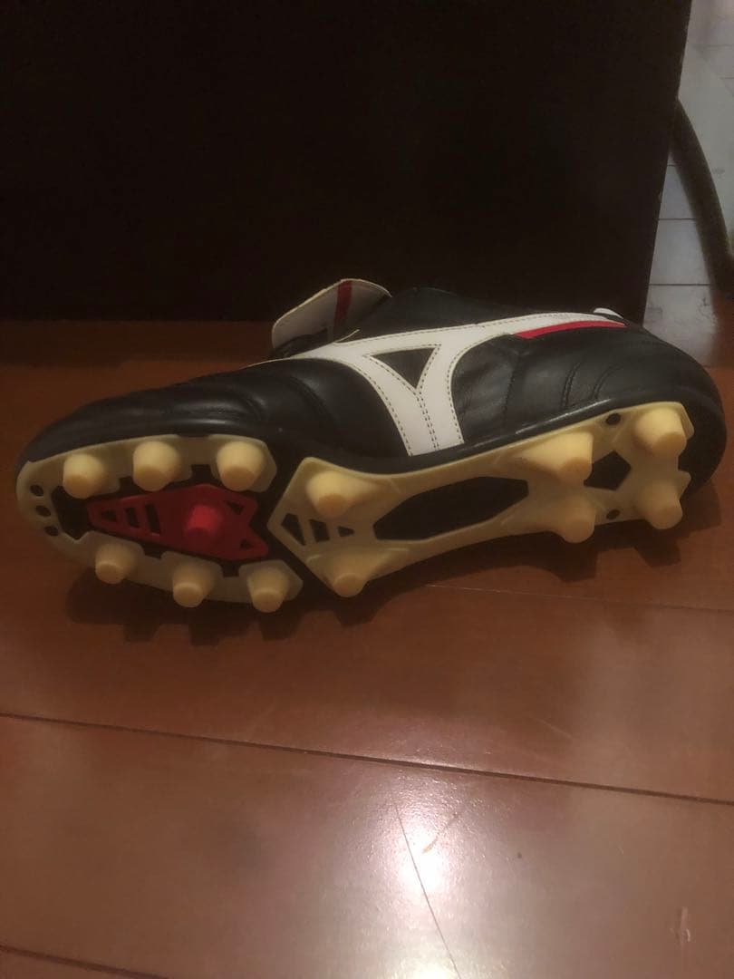 MORELIA サッカーシューズ 黒/赤/白