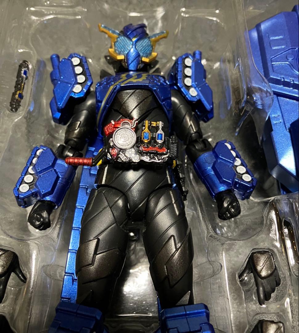 S.H.Figuarts 仮面ライダービルド　タンクタンクフォーム