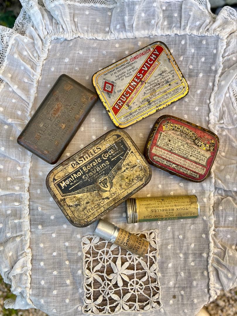 ◆フランスアンティーク｜希少100年前ティン缶ブリキアルミサビ小さいピルケース薬