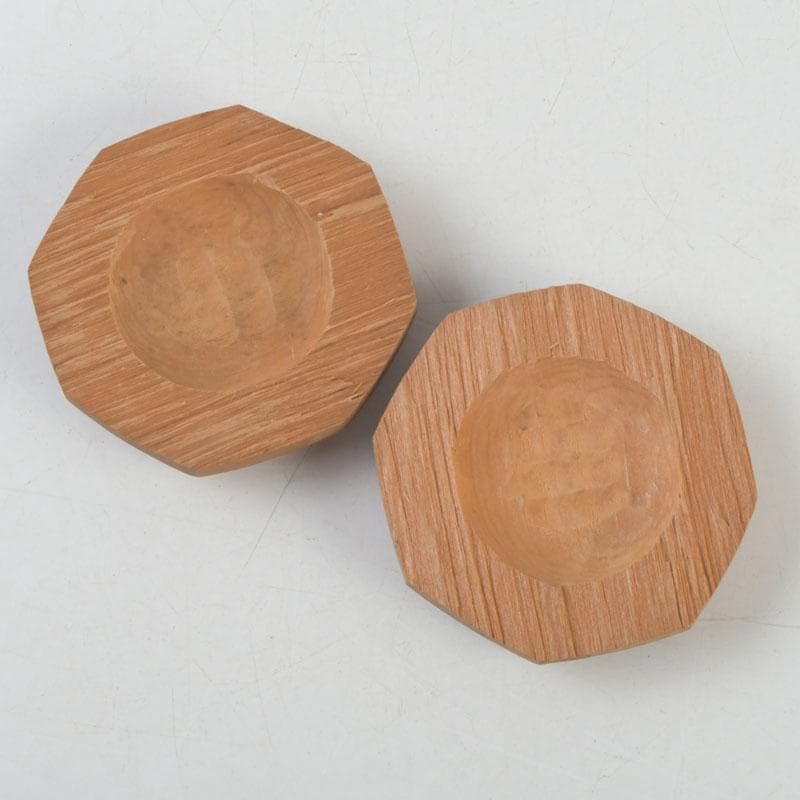 茶道具　法隆寺金堂古材　神獣刻　香合　在銘　書付共箱　V　9260