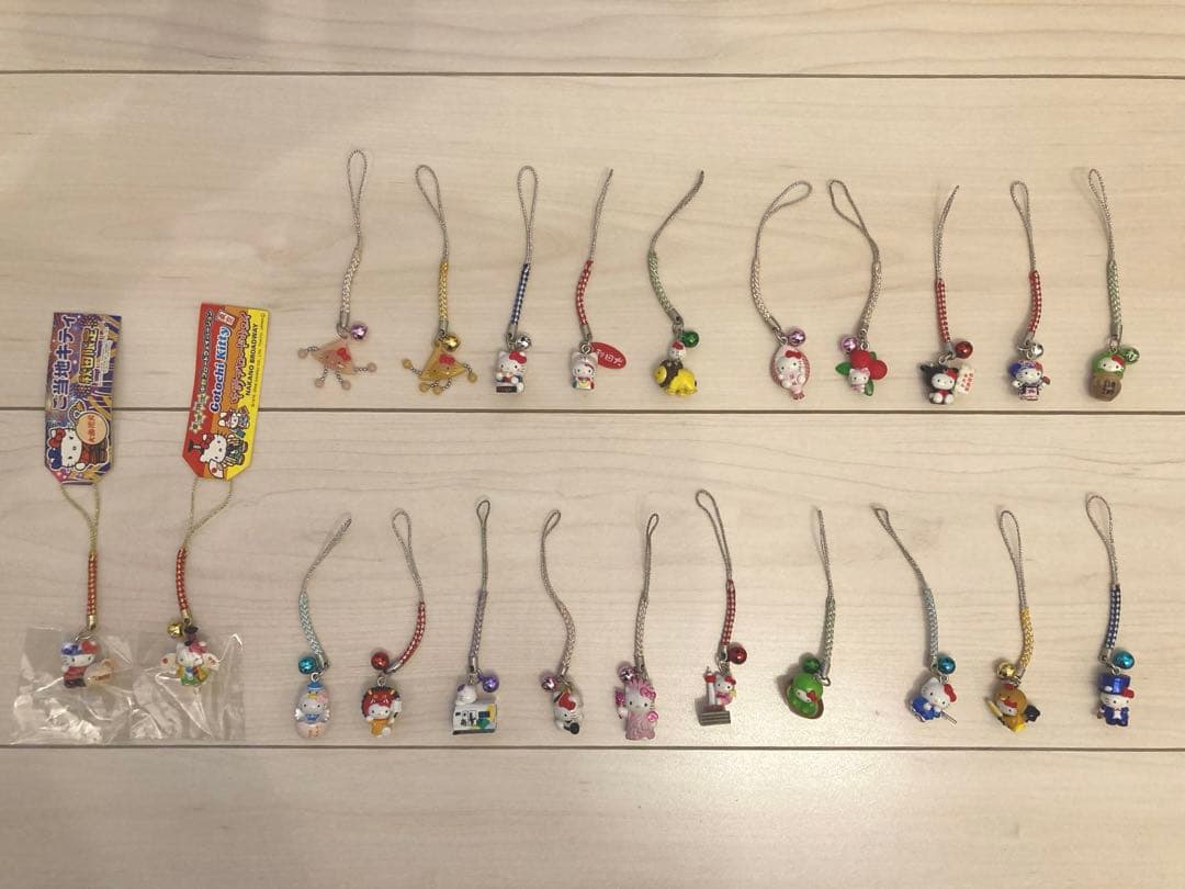 ご当地キティちゃん　ストラップ22個