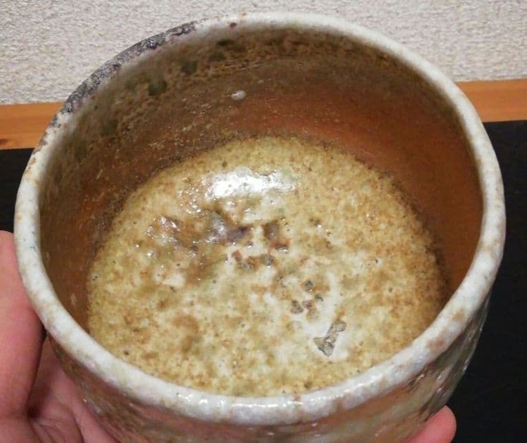 谷清右衛門作　信楽焼　自然釉　茶碗　共箱　共布　略歴付　茶道具