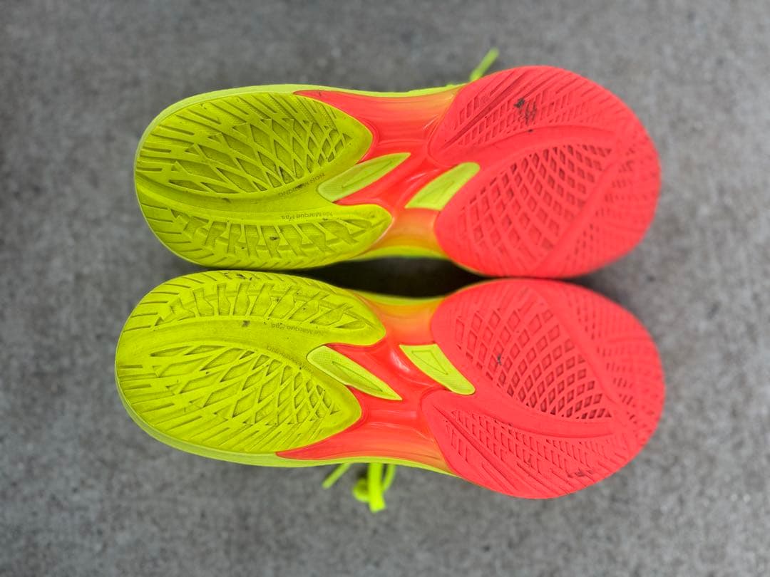 asics バレーボールシューズ 蛍光イエロー