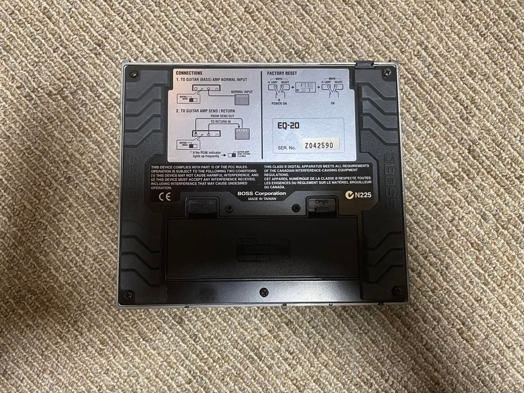 BOSS EQ-20 グラフィックイコライザー