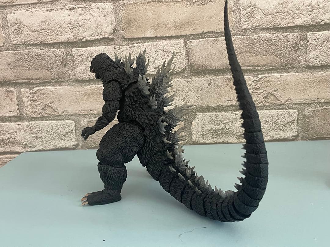 【☆まもなく終了！早い者勝ち！】モンスターアーツ　ゴジラ2002