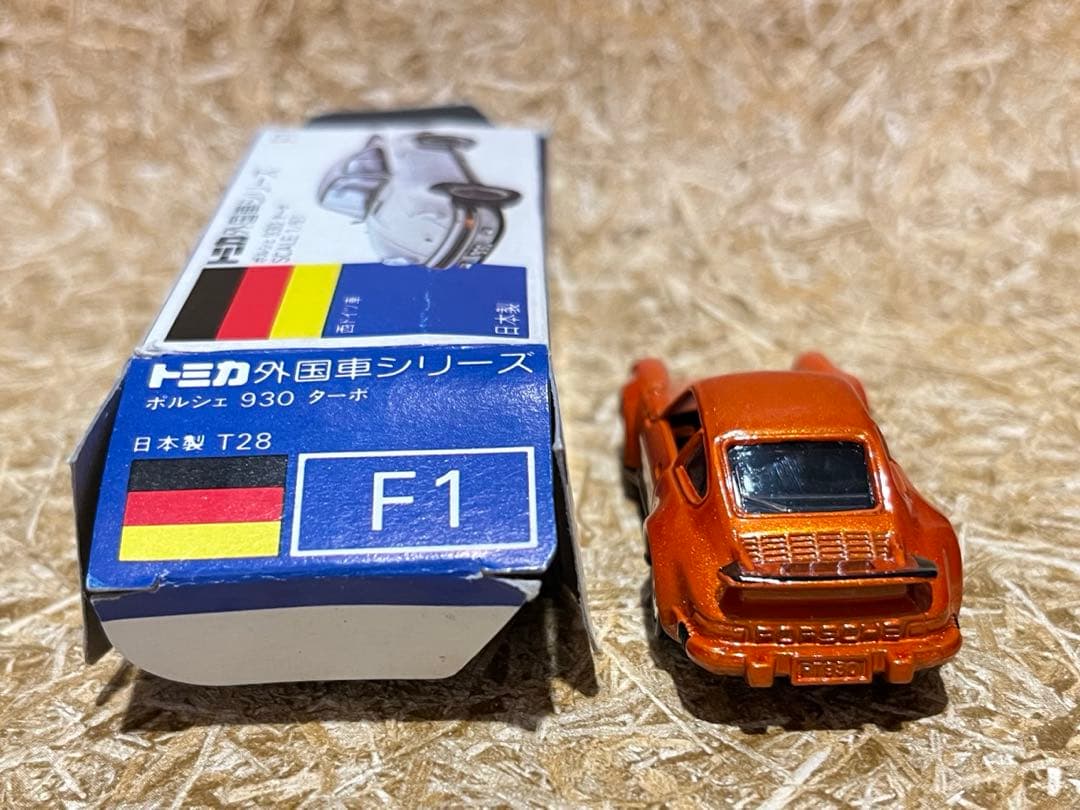 トミカ 日本製 青箱 F1 ポルシェ 930 ターボ
