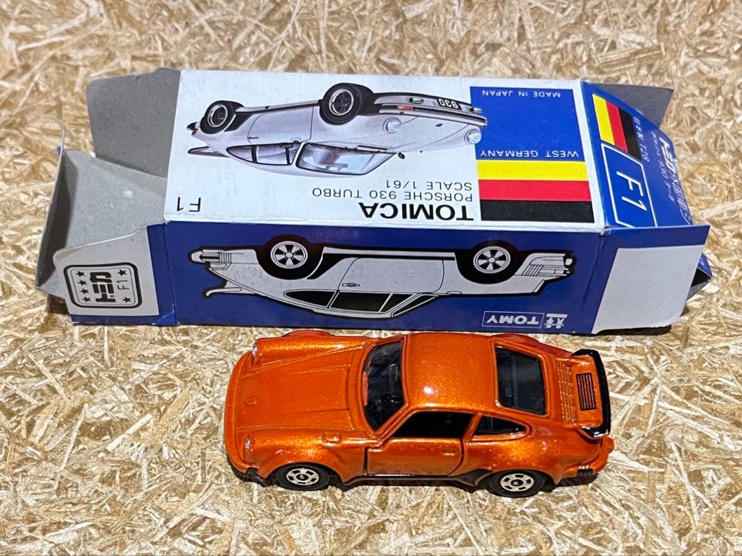 トミカ 日本製 青箱 F1 ポルシェ 930 ターボ