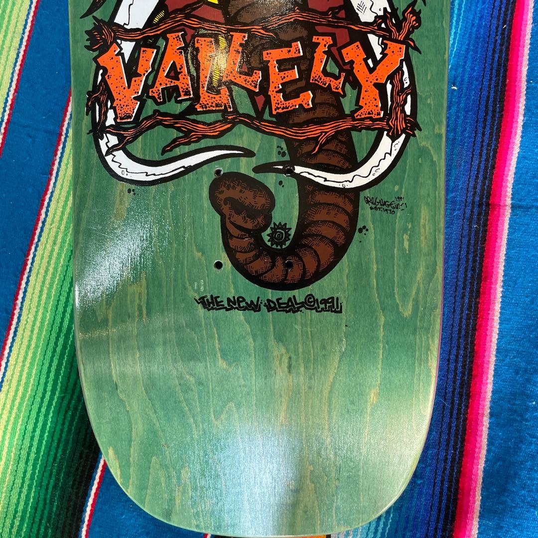 New Dealニューディールマイク・ヴァレリースケボーデッキ9.5インチ
