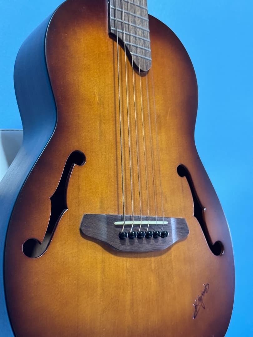 早い者勝ち♪アンプに繋げる K.Yairi Nocturne Fホール仕様 ♪