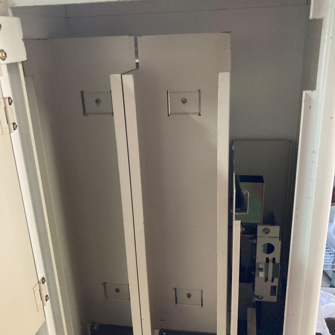 ガチャ機　ガチャマシン　手動式自動販売機　カードガチャ