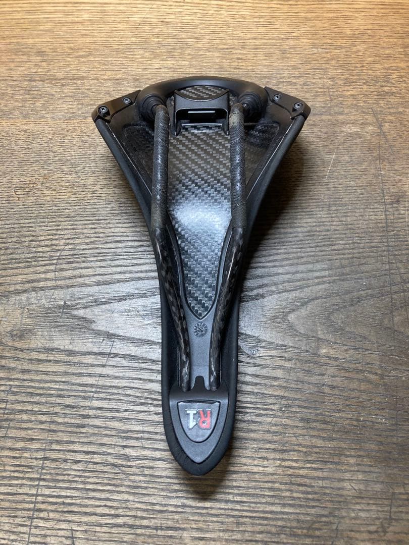 ■fi'zi:k：ALIANTE R1 サドル