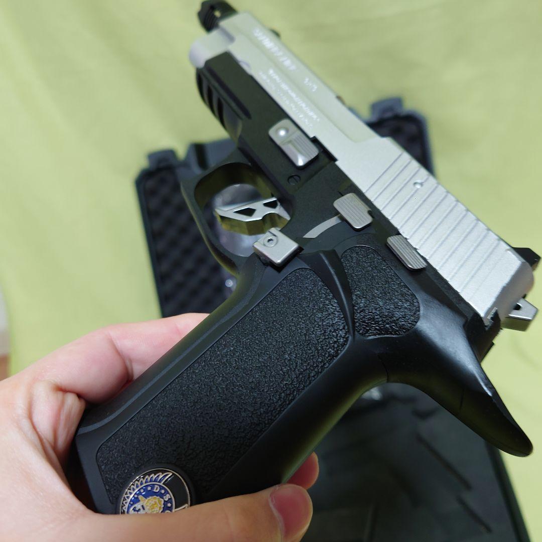 東京マルイ　センチネルナイン　レオンモデル　バイオハザード