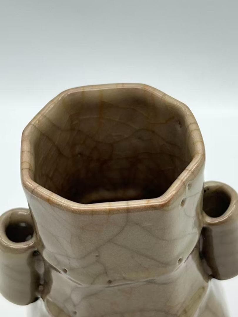 南宋時代 青磁 南宋官窯 米色青磁瓶 貫耳瓶 【旧家蔵出し】希少貴重(A-86)