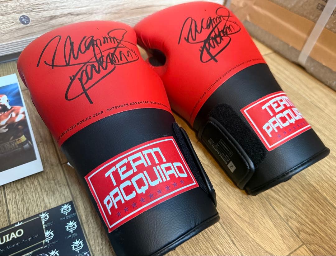 マニー・パッキャオ　直筆サイン入りボクシンググローブ左右セット　Pacquiao