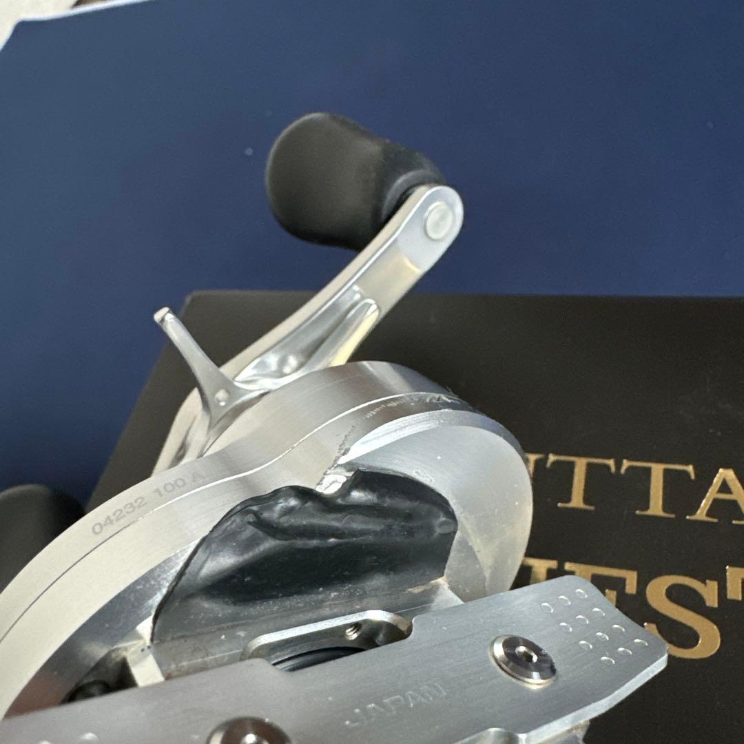 シマノ　21カルカッタコンクエスト　100 RIGHT ジャンク品