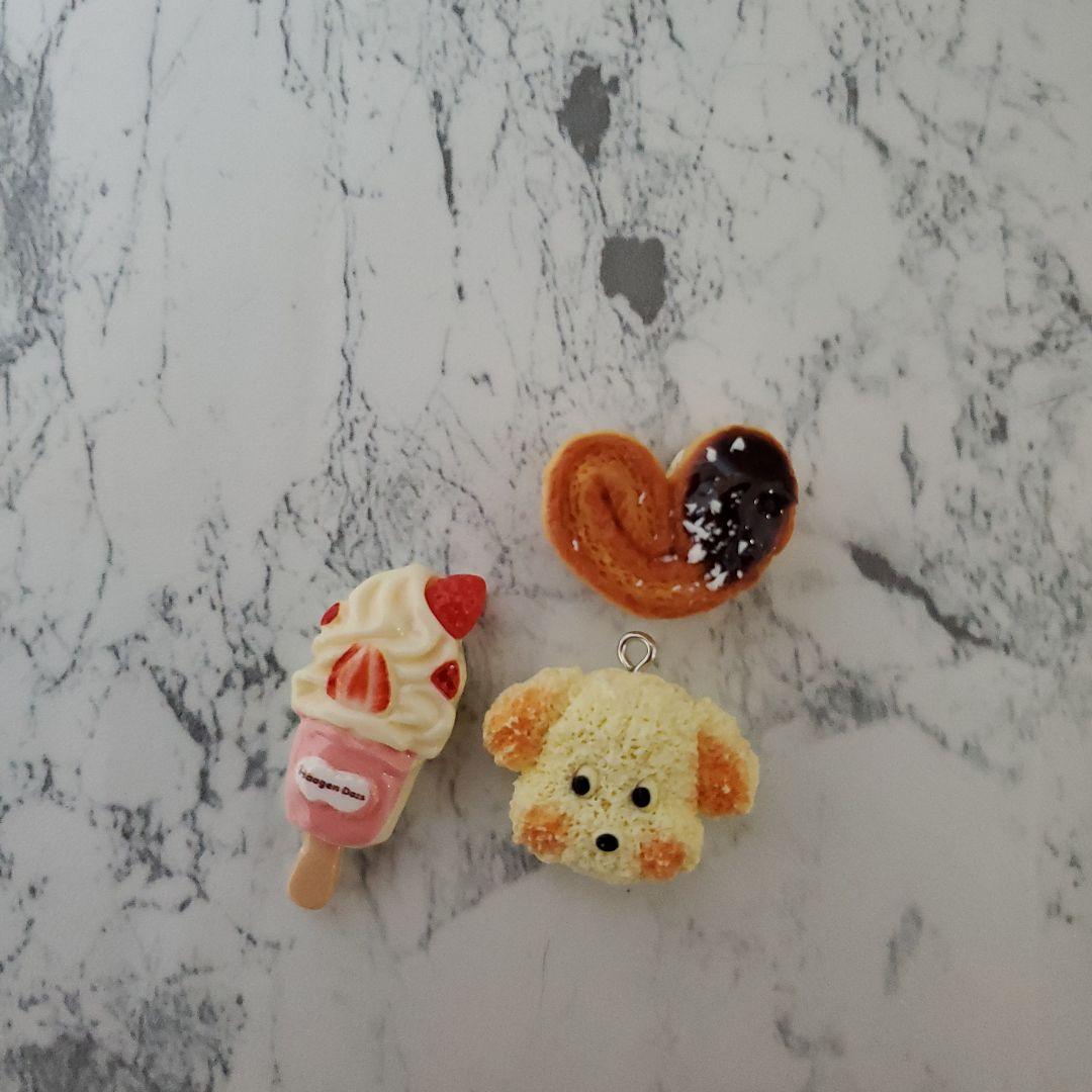 キーホルダー・アクリルキーホルダー N