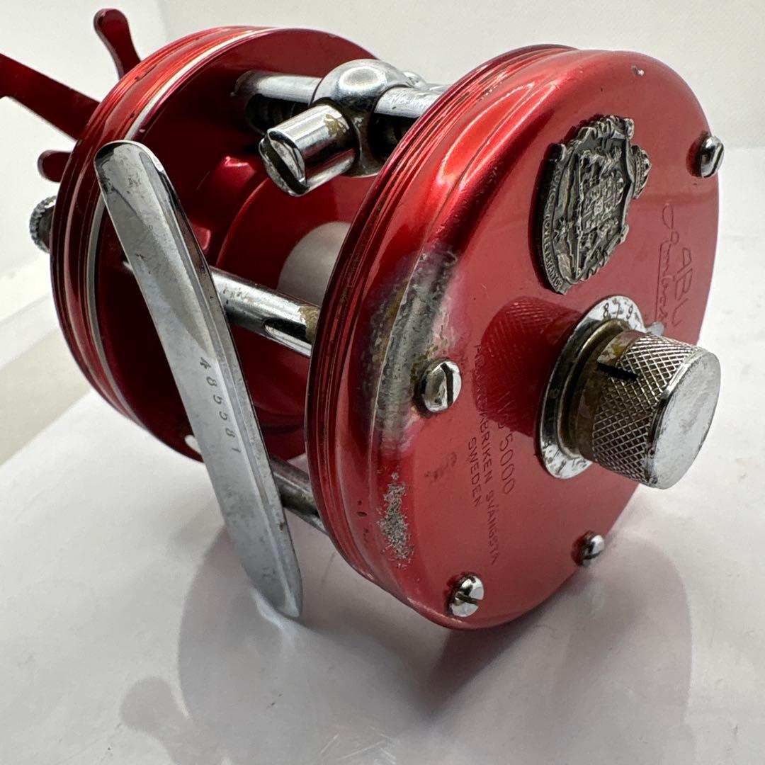 ABU Ambassadeur 5000 レッドベイトリール