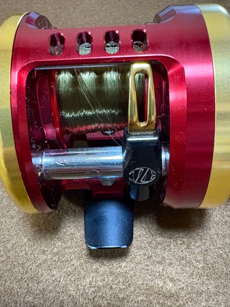 Daiwa I'ZE FACTORY ベイトリール レッド/ゴールド　JAPAN